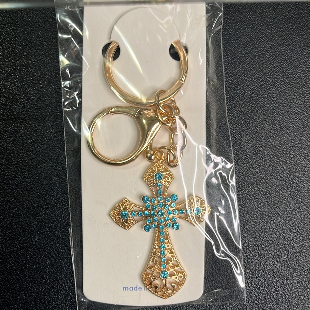 BAG CHARMS OR KEY CHAIN NWT ❗️GOLD TONE.(winner’s choice)✨✨1 per bid ❗️ - Picture 2 of 5